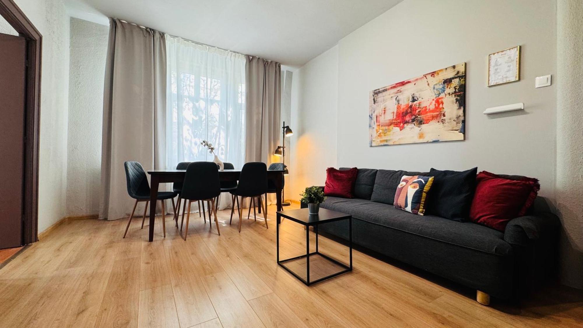 Apartment Ideal - Spacious & Modern Near Unirii Square Bucharest