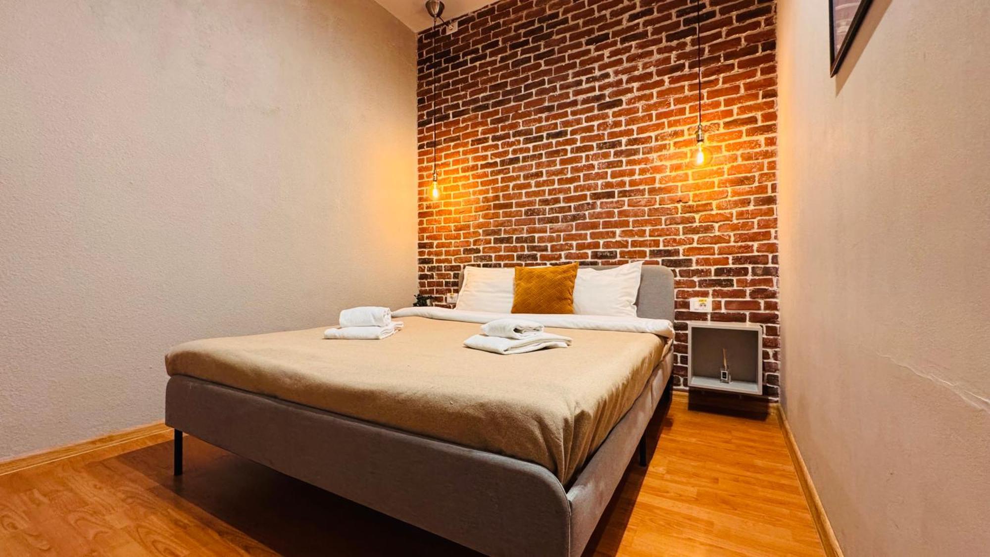 Ideal - Spacious & Modern Near Unirii Square