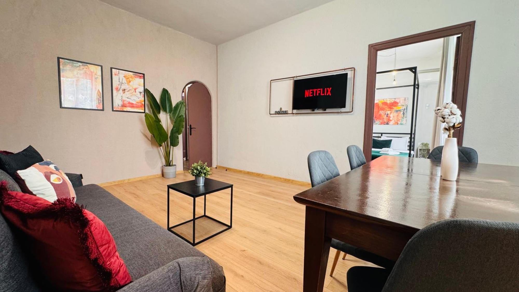 Ideal - Spacious & Modern Near Unirii Square Bucharest