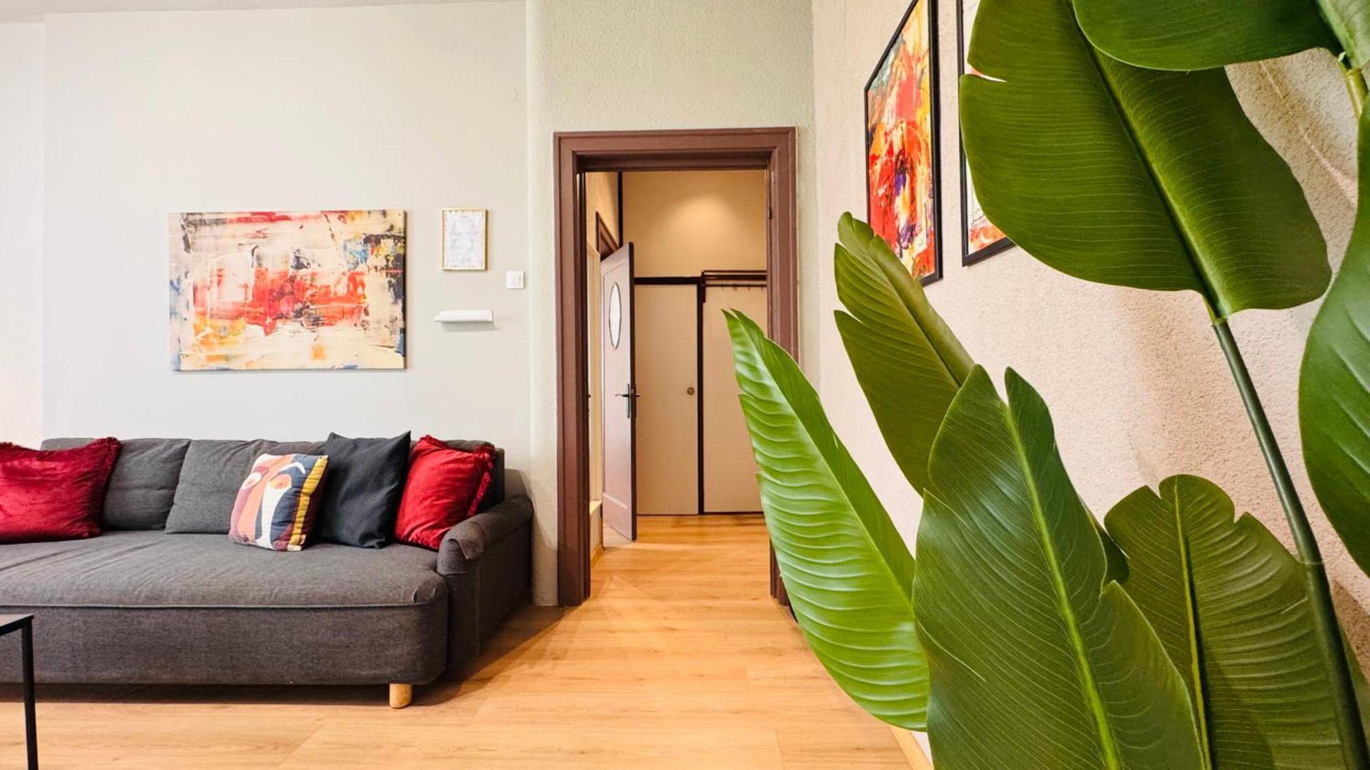 Ideal - Spacious & Modern Near Unirii Square Apartament