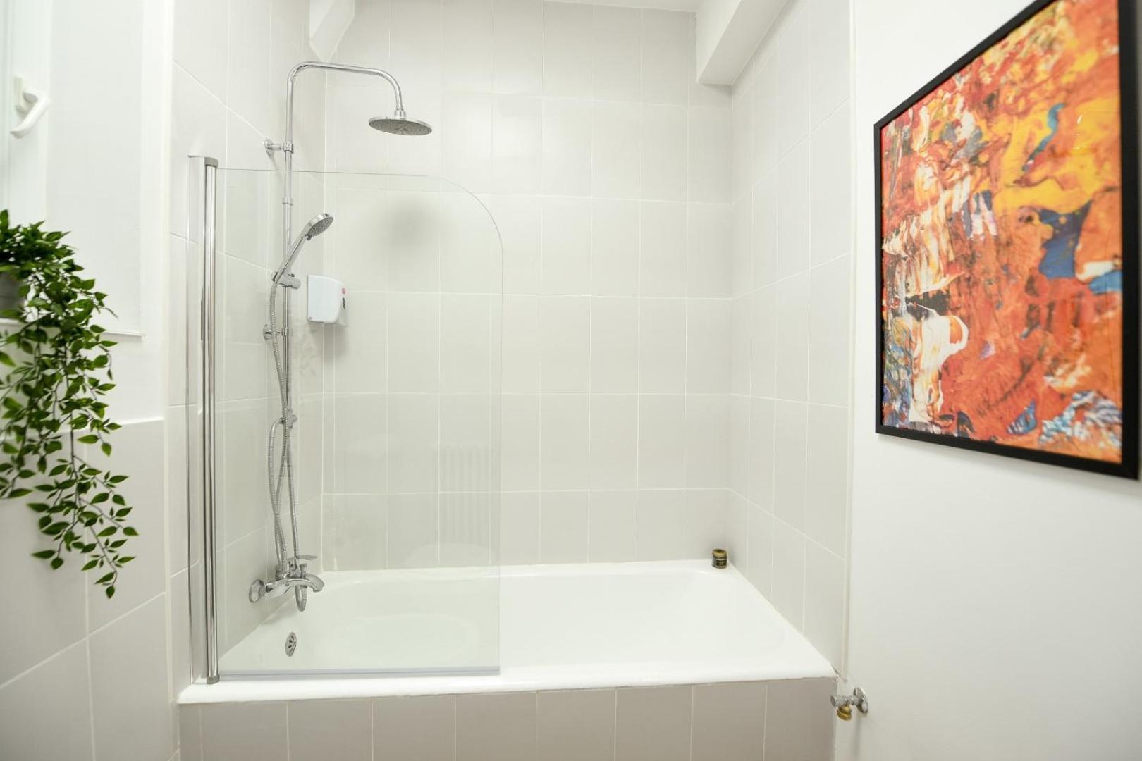 Apartment Ideal - Spacious & Modern Near Unirii Square *