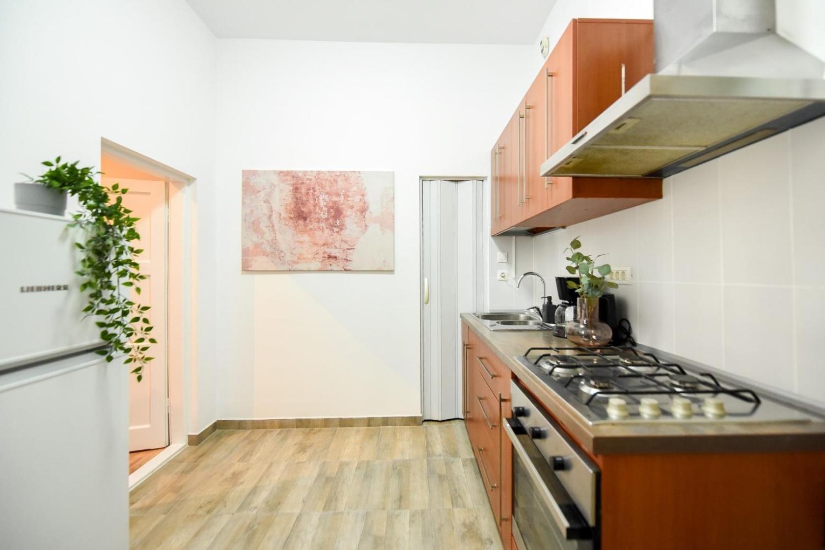 Ideal - Spacious & Modern Near Unirii Square Apartment Bucharest