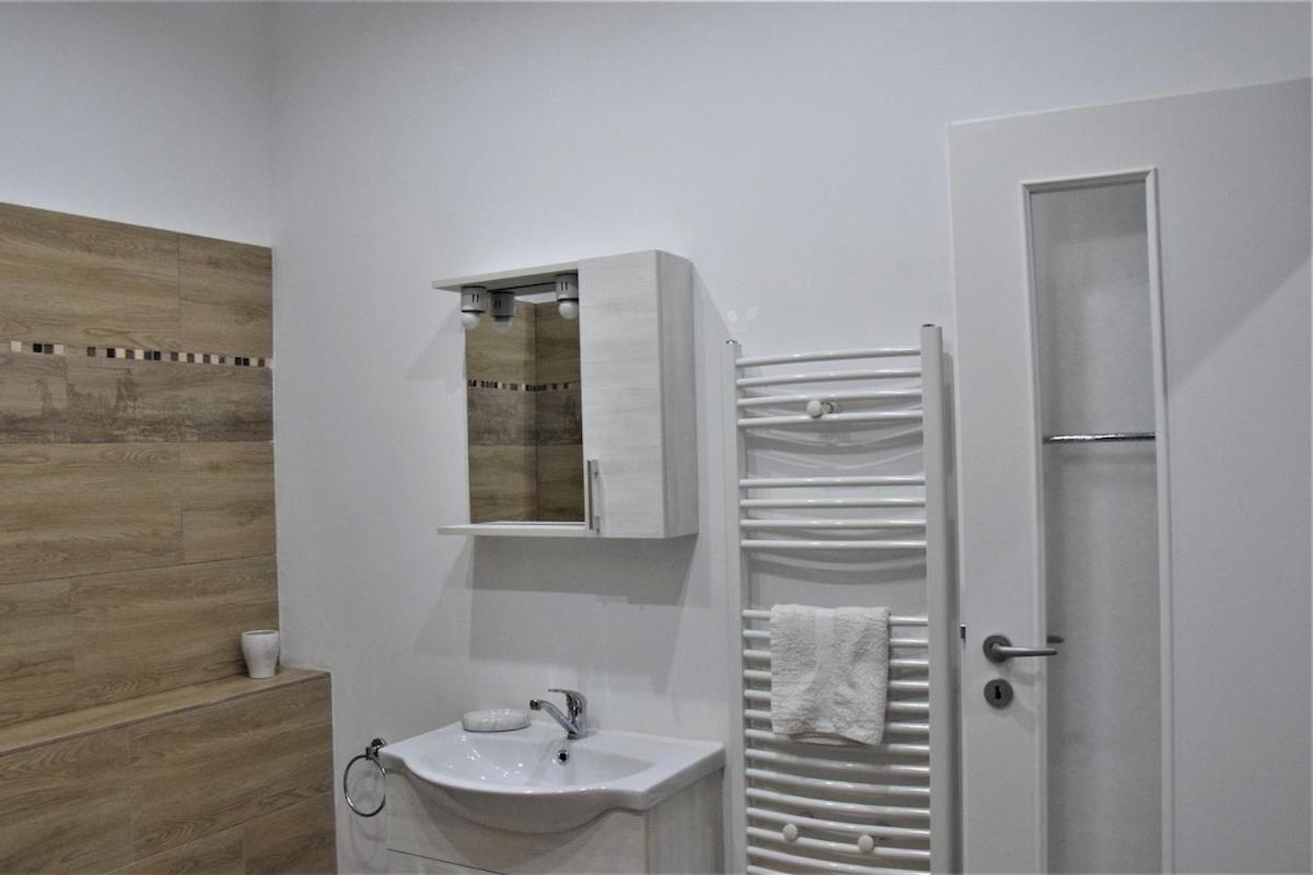 Intimate Place In The Old Town Of Apartment Bucharest