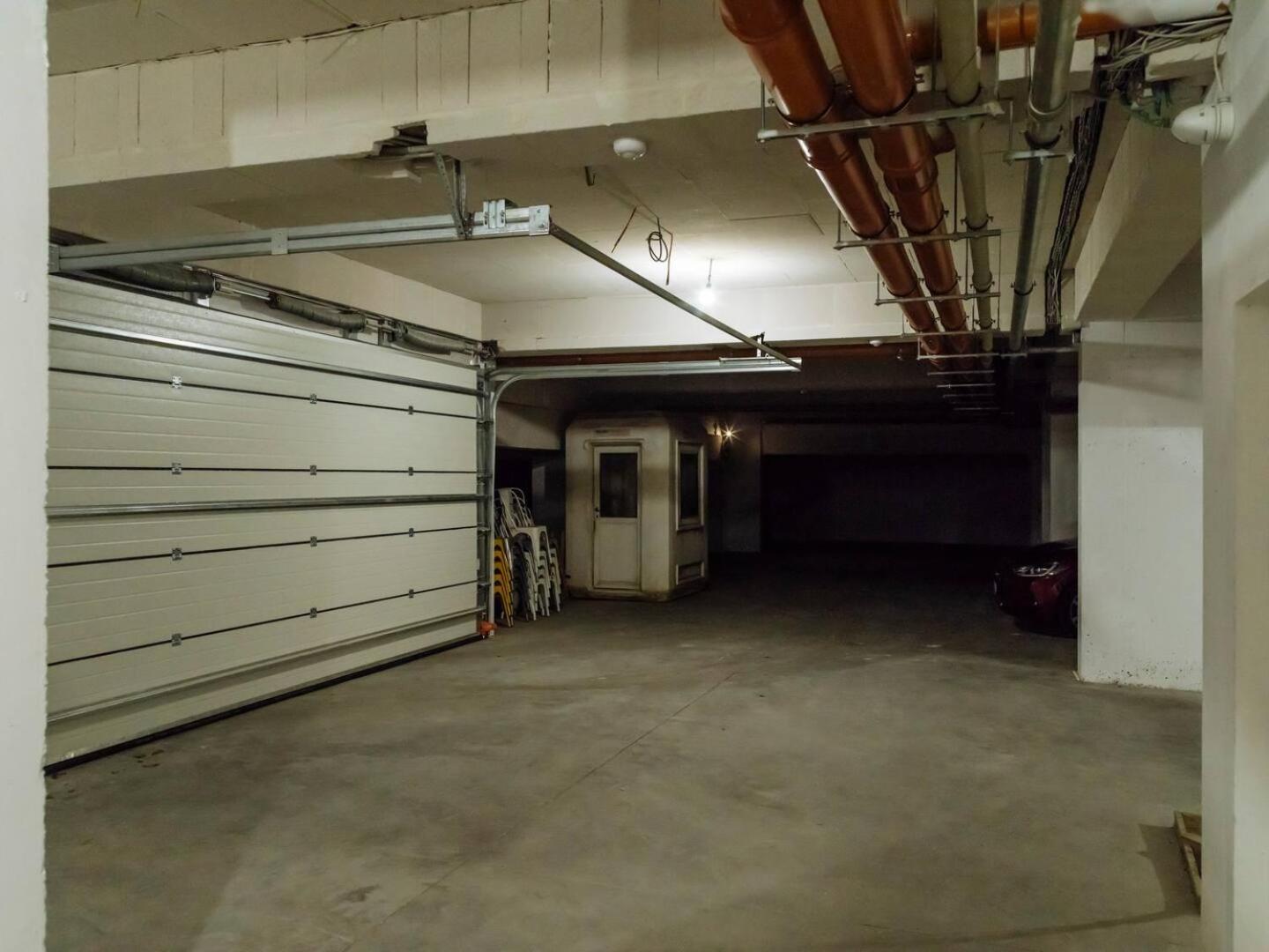 18 - New Building & Parking Bucareste