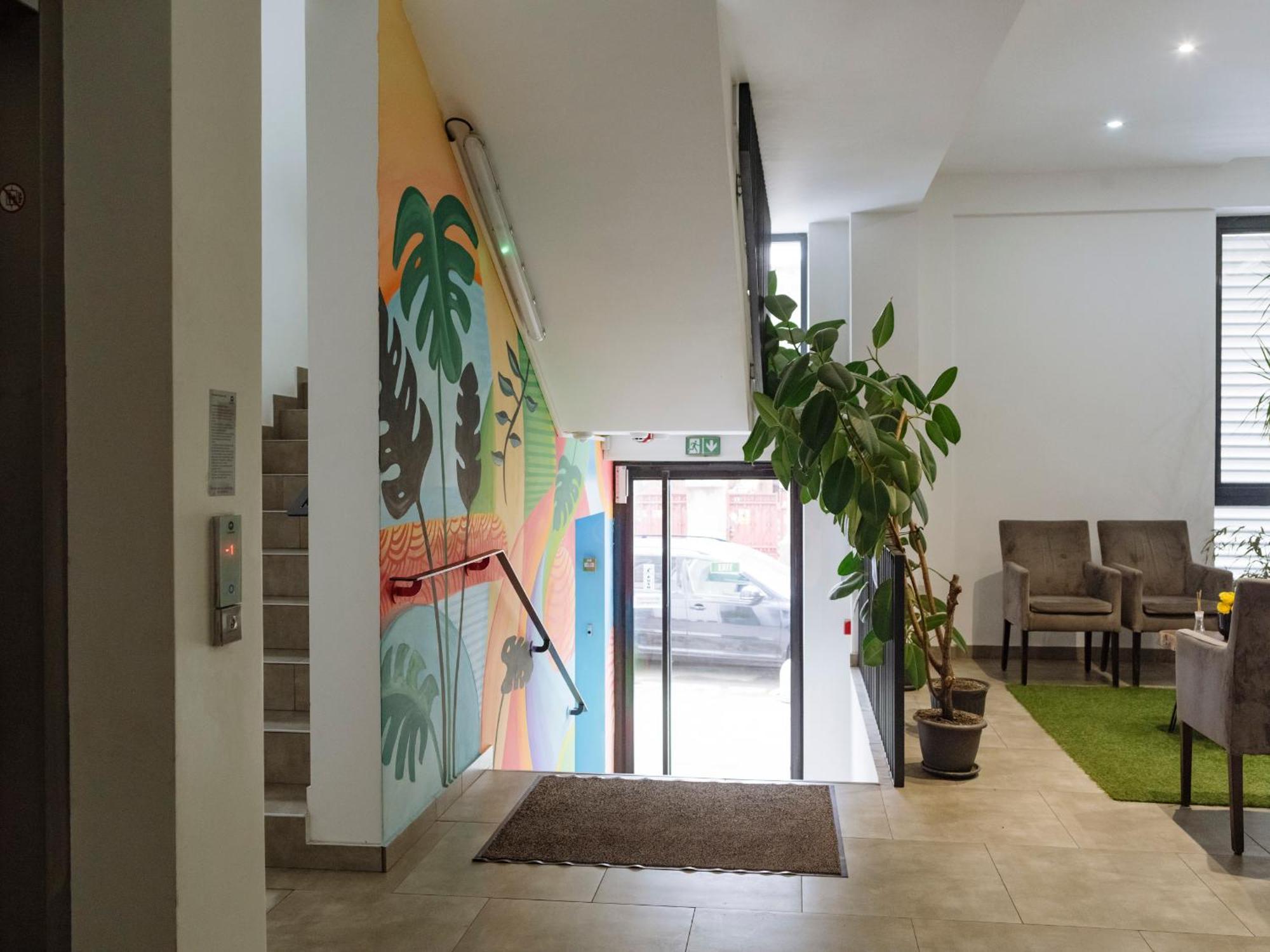 18 - New Building & Parking Apartamento Bucareste