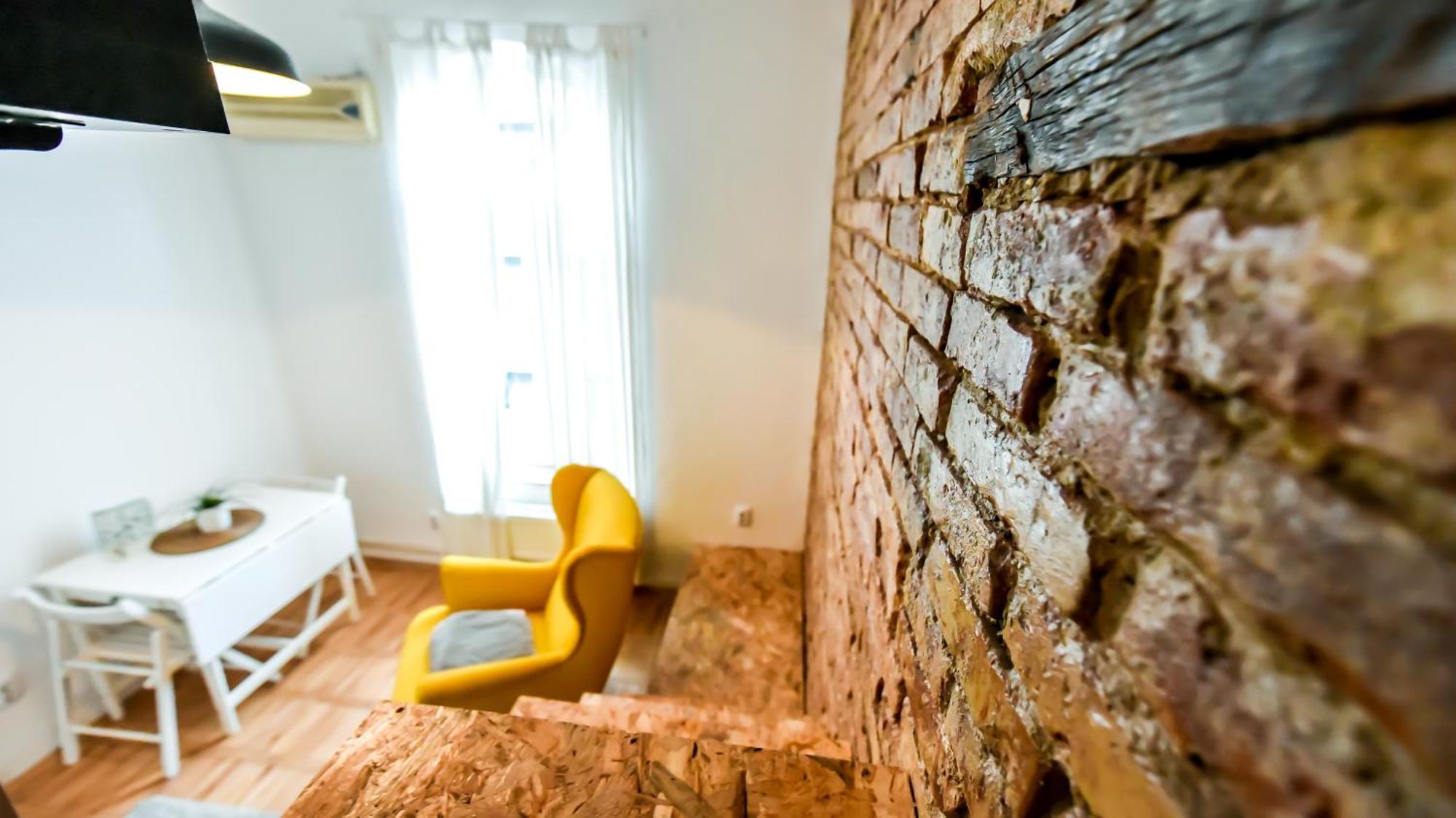Architectural Gem With Modern Flair Double Old Town Apartment *