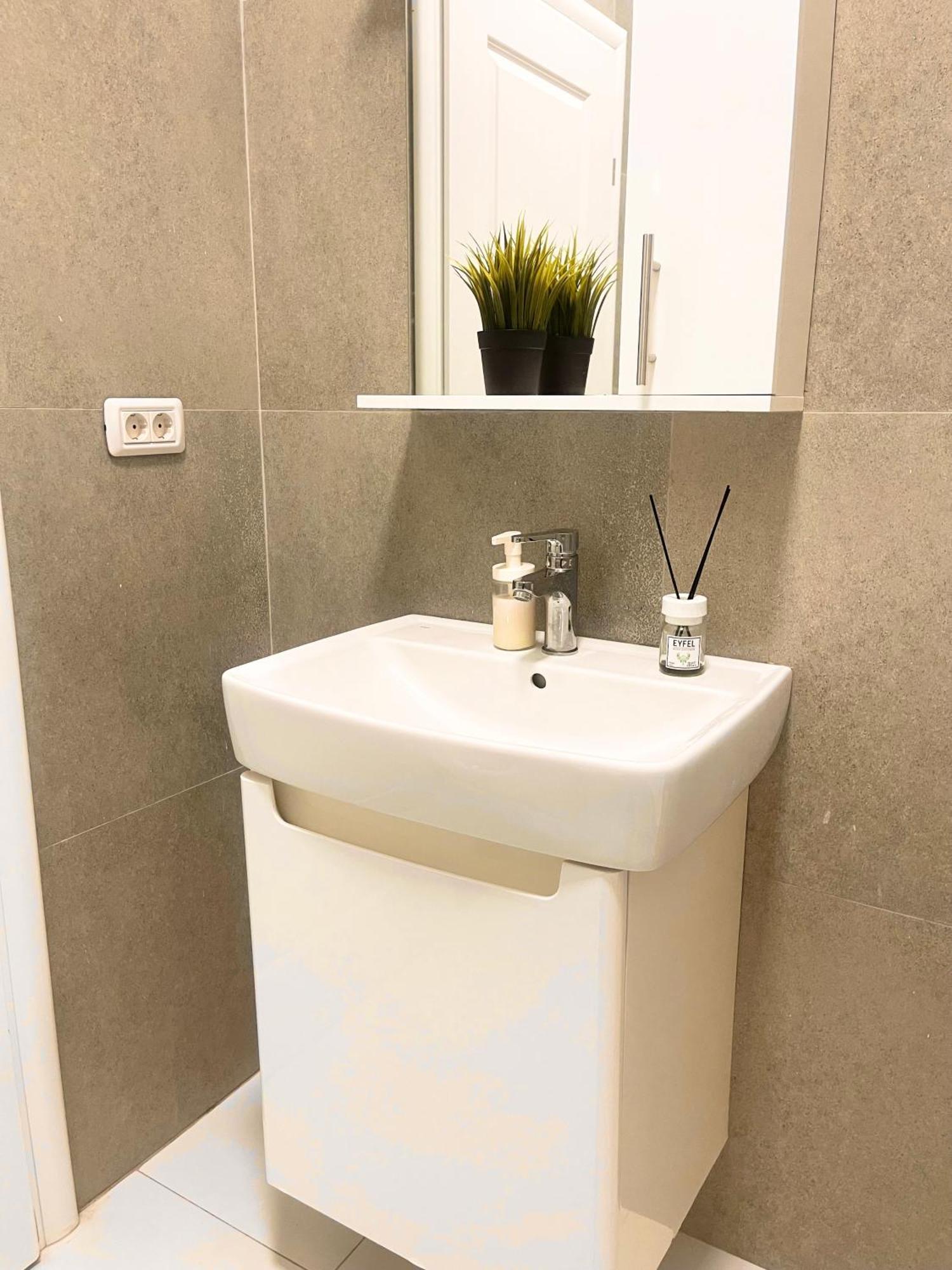 Apartament Cd13 Bucureşti
