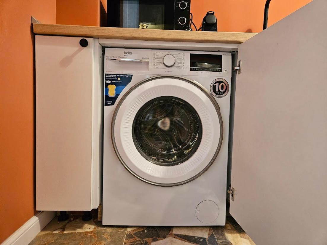 Eclectic Romexpo 2br Near Metro Apartment