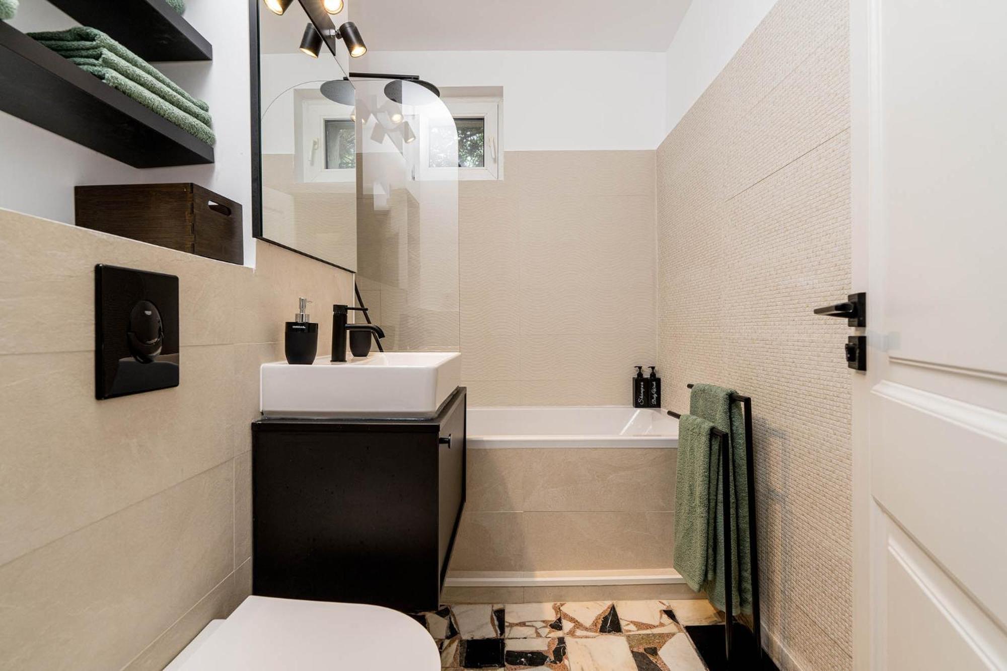 Apartment Eclectic Romexpo 2br Near Metro