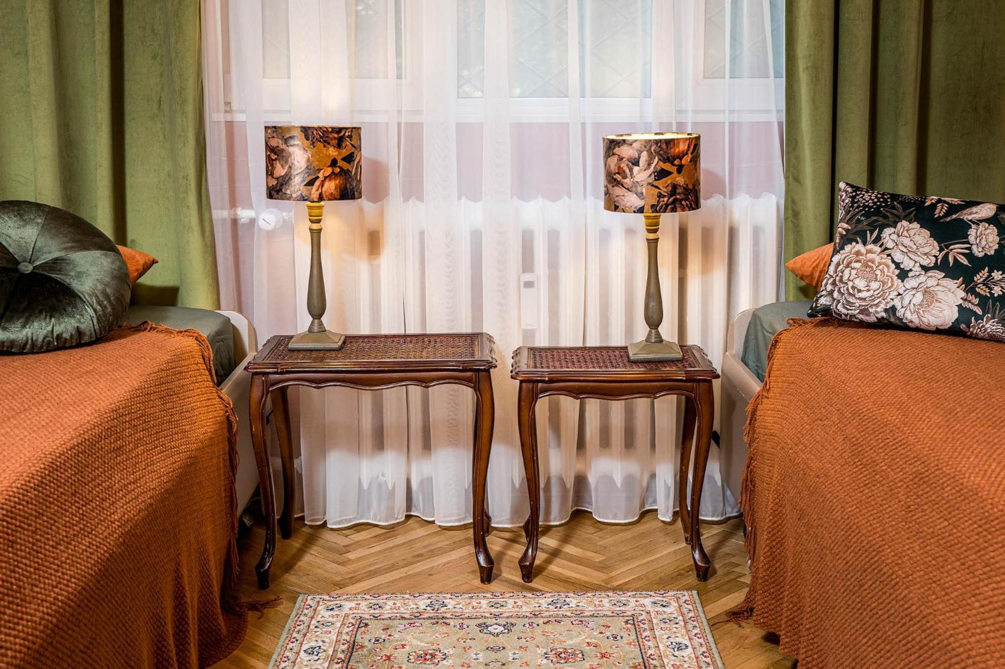 Eclectic Romexpo 2br Near Metro Apartment