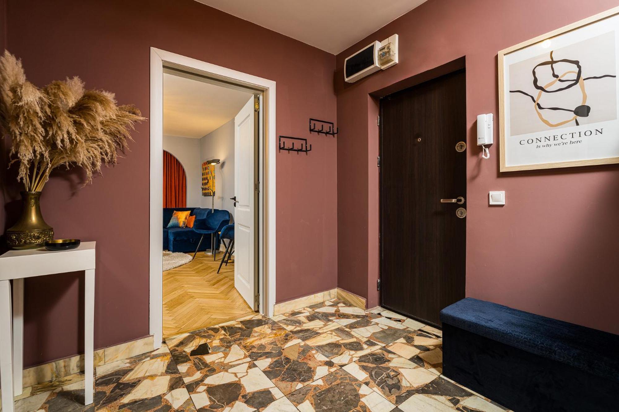 Eclectic Romexpo 2br Near Metro Apartment *