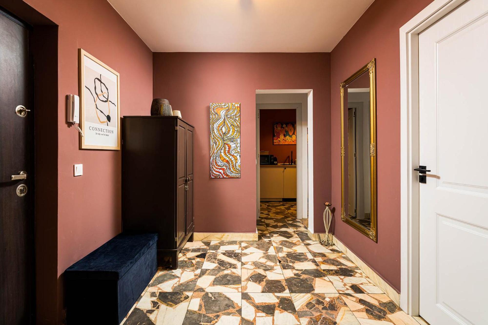 Eclectic Romexpo 2br Near Metro *