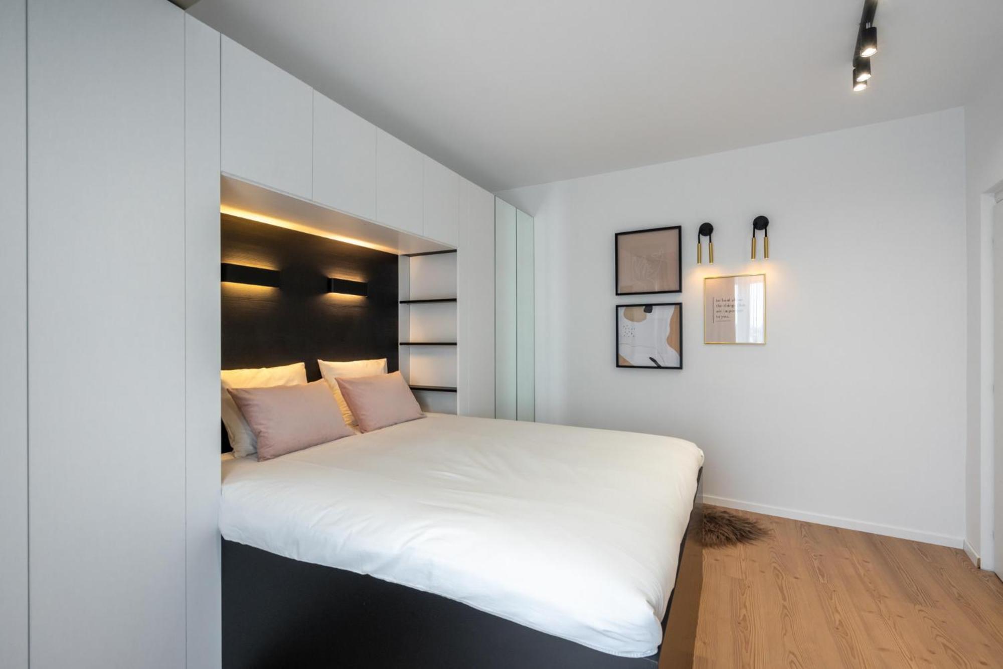 Romana 2 Bedroom Bucharest