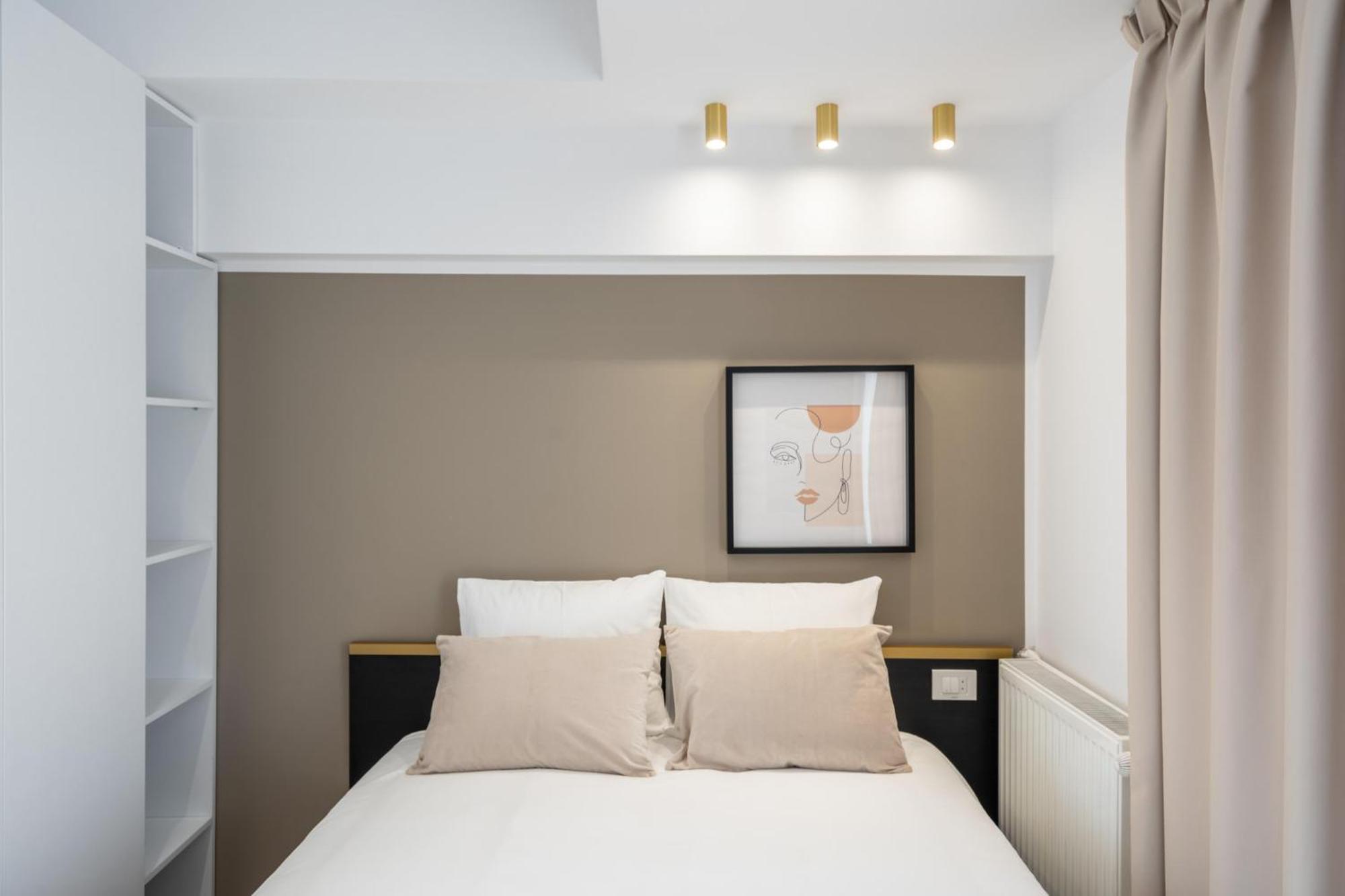 Apartment Romana 2 Bedroom *