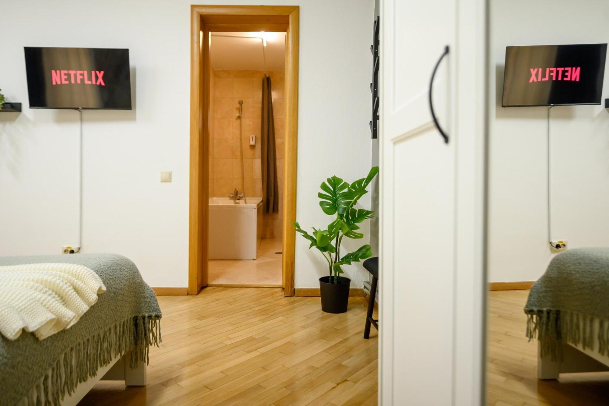 Cultural Gems- Modern 1br Near Museums * Bucharest