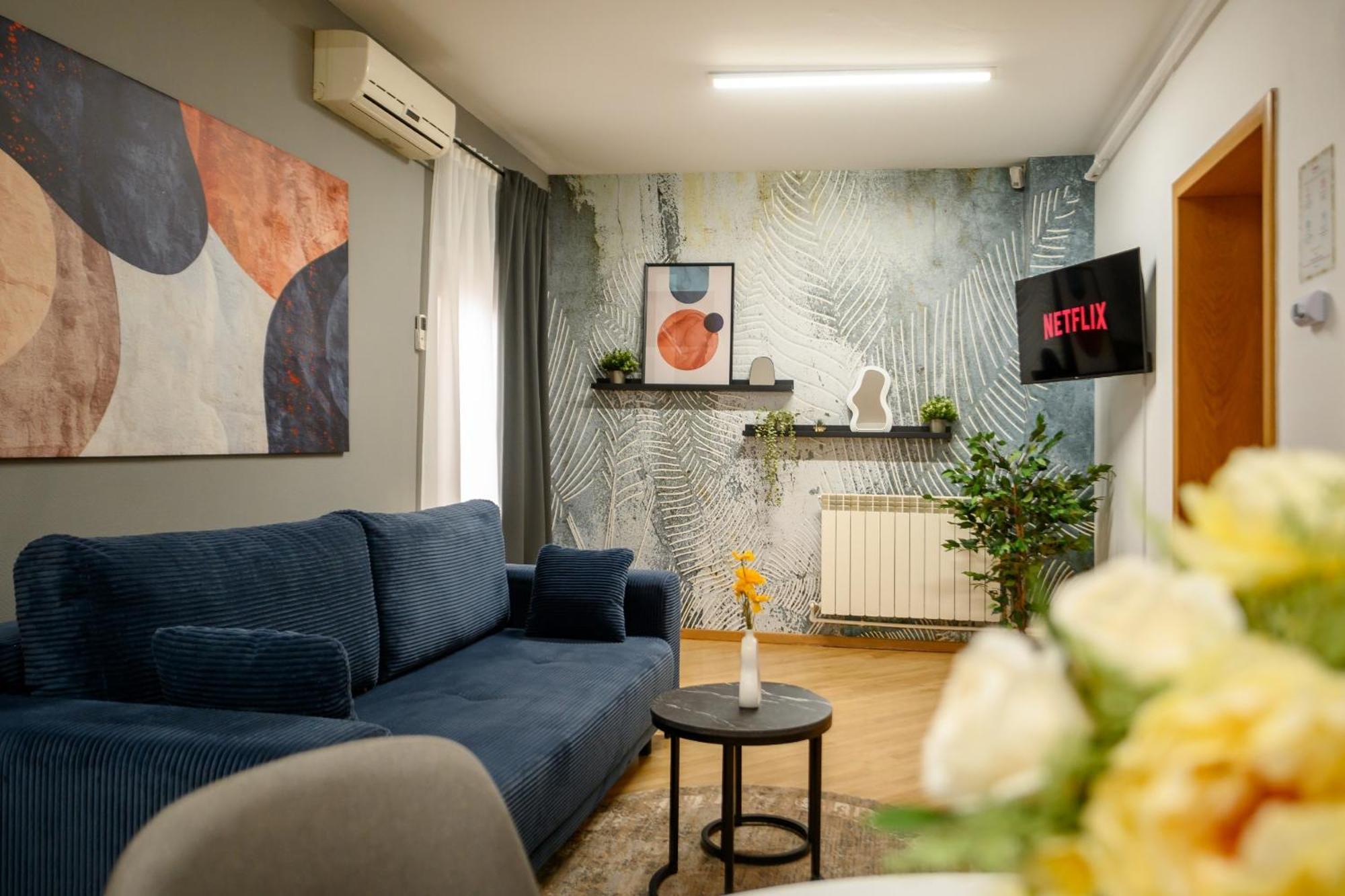 Cultural Gems- Modern 1br Near Museums Apartment Bucharest