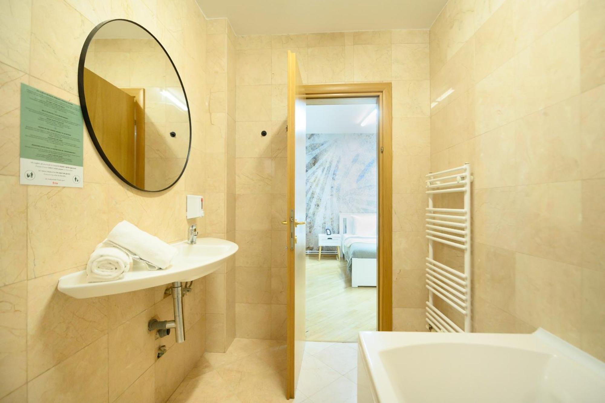Cultural Gems- Modern 1br Near Museums Bucharest