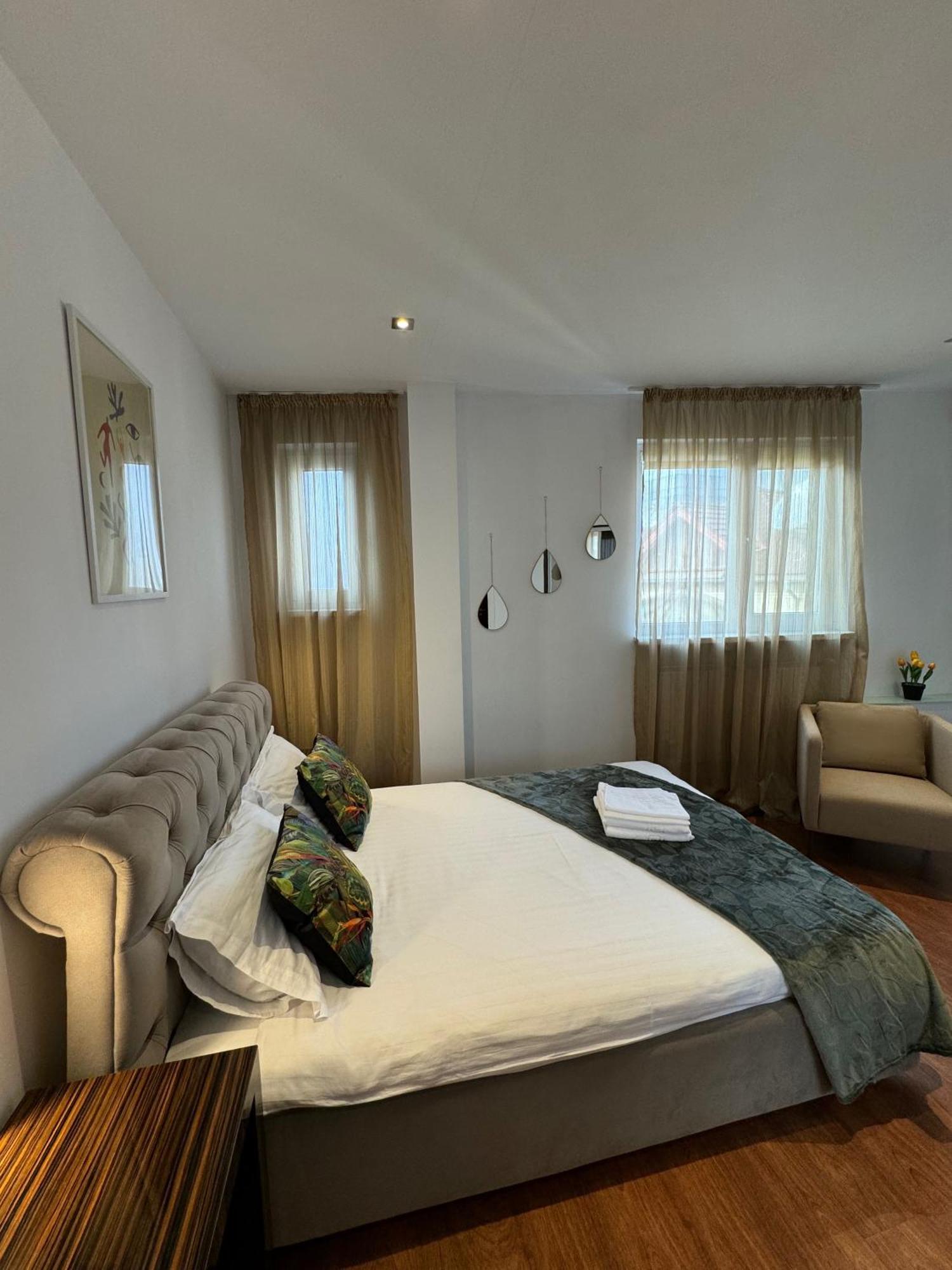 Holidays Vibes - 2 Bedrooms, 2 Bathrooms - Center *