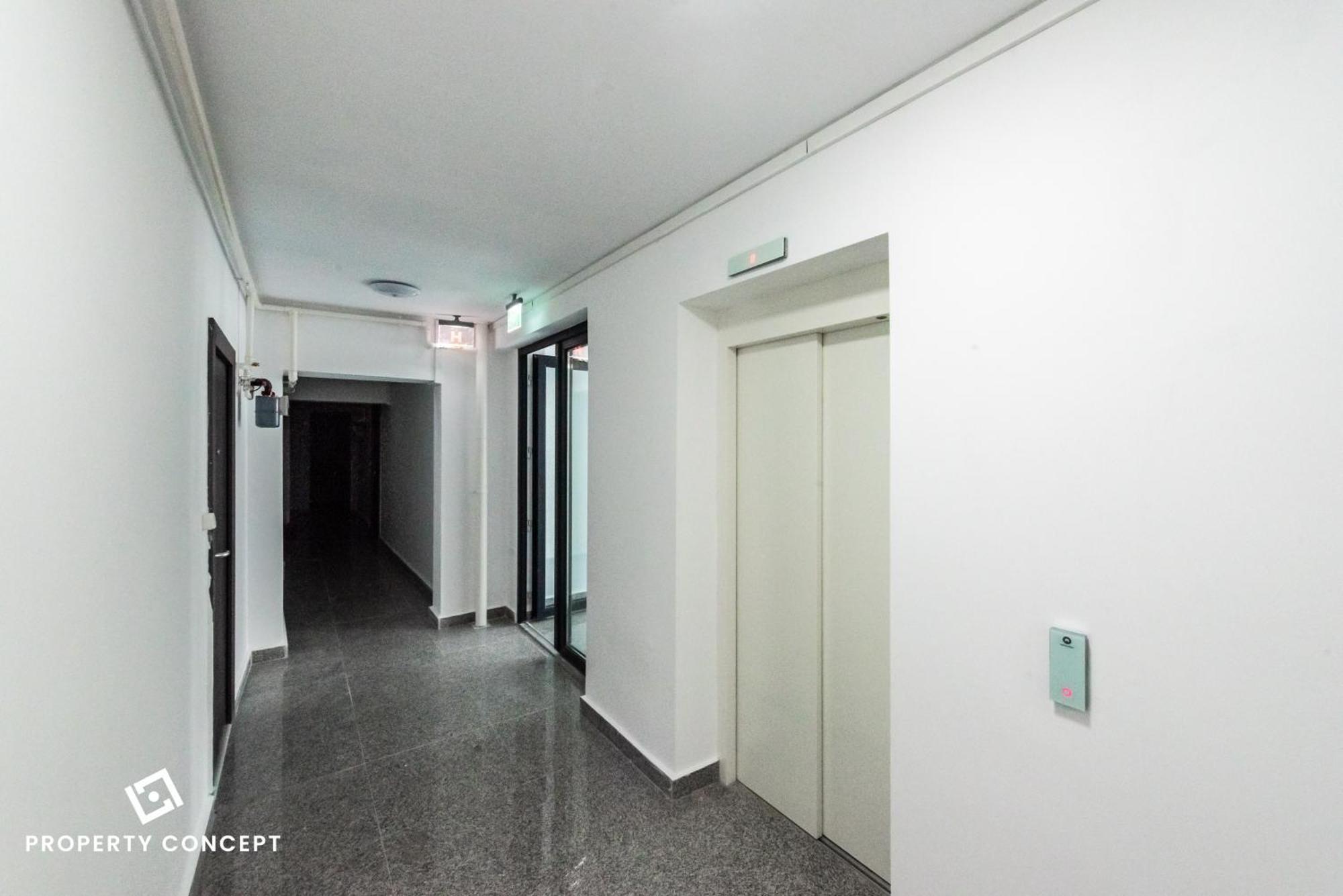 Ivory Concept 52 Apartment *