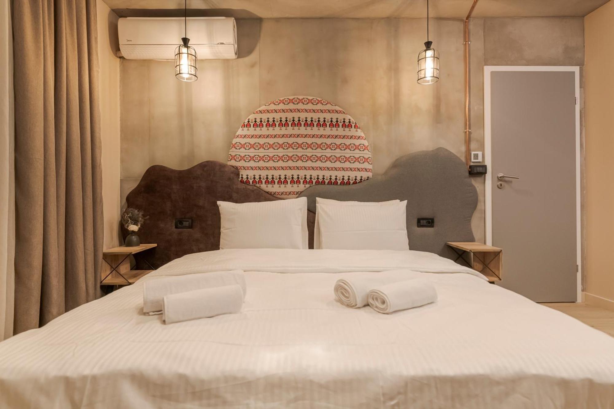The Old Town Industrial Vault - A Fusion Of Past & Present Apartment Bucharest
