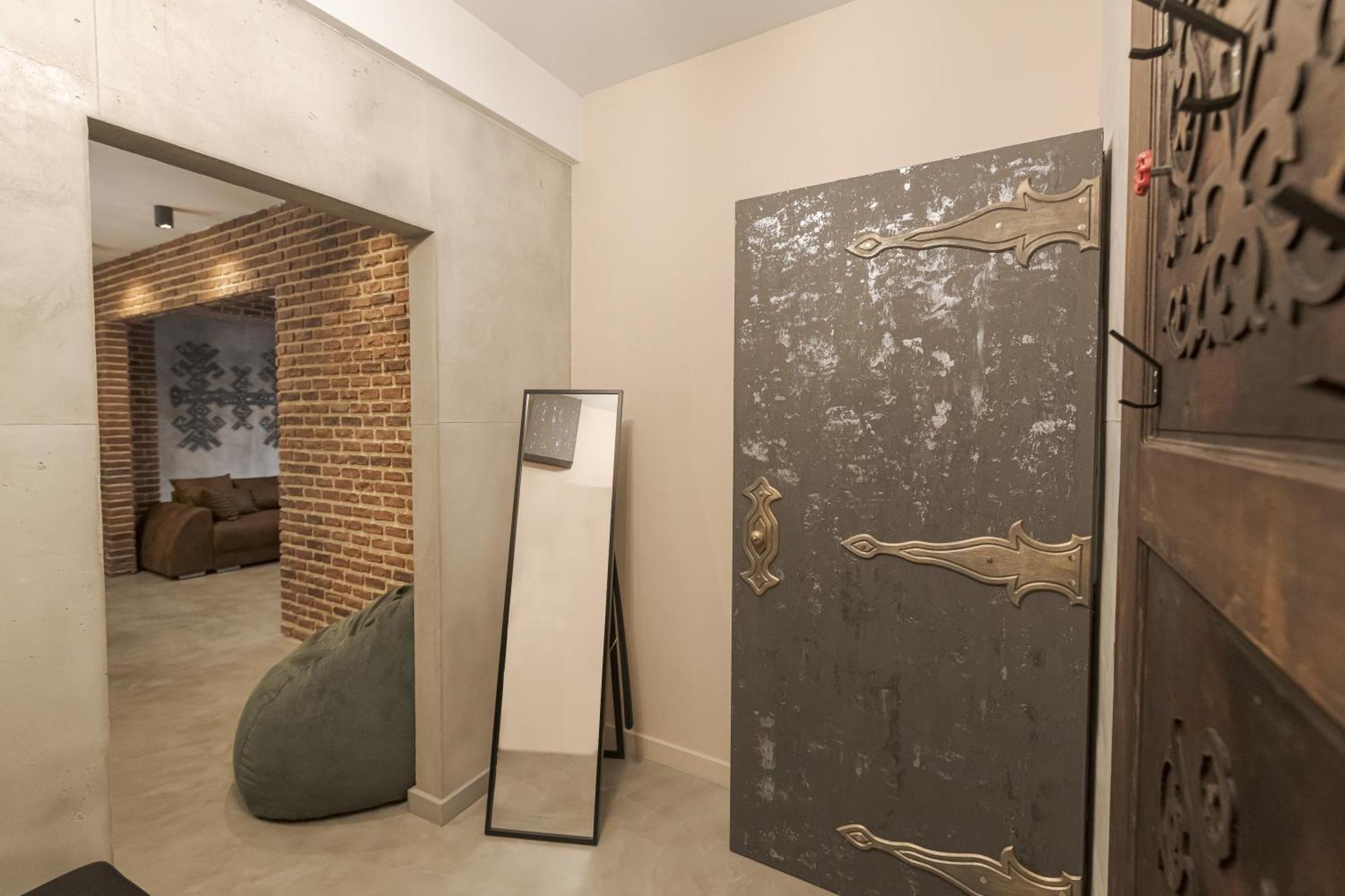 Apartment The Old Town Industrial Vault - A Fusion Of Past & Present Bucharest