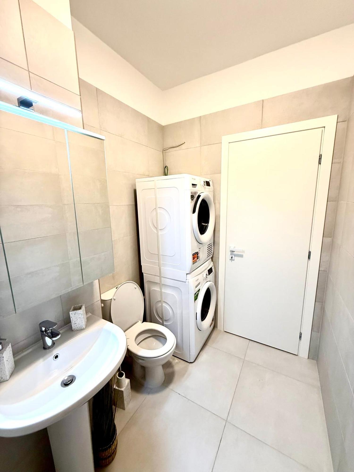 Rulu Plaza Mall Apartment