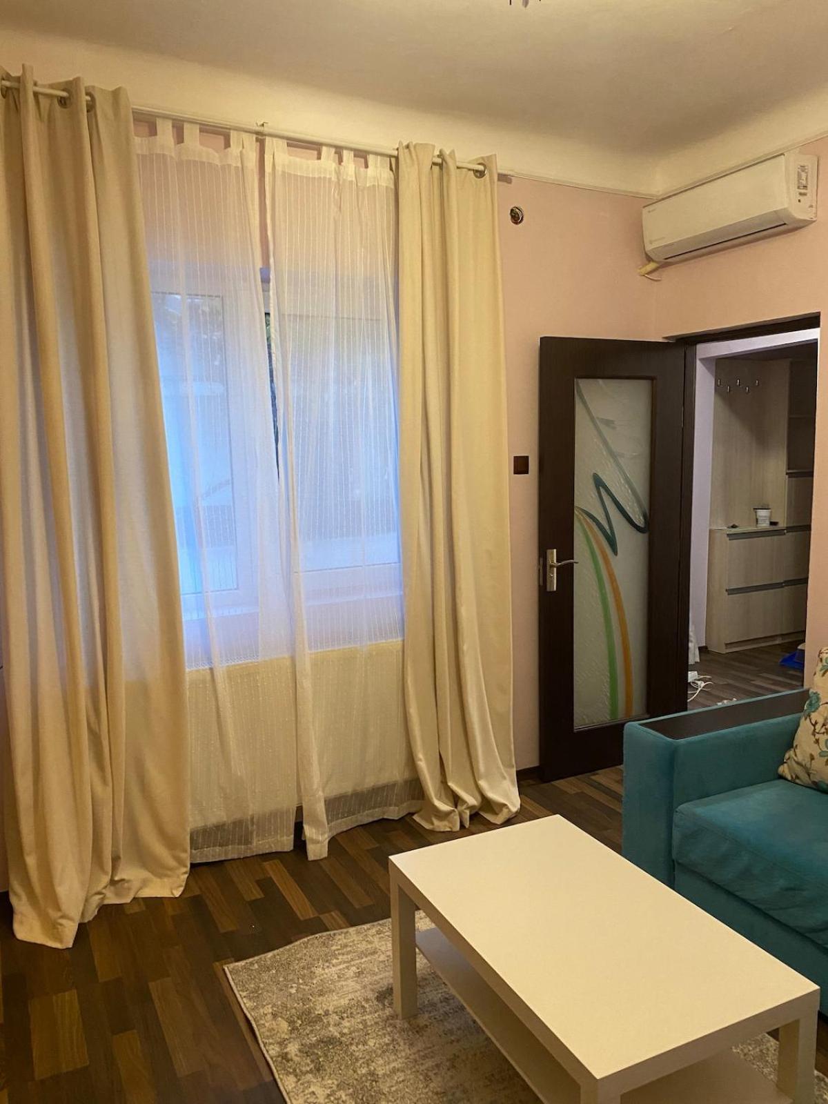 House With 2 Bedrooms *
