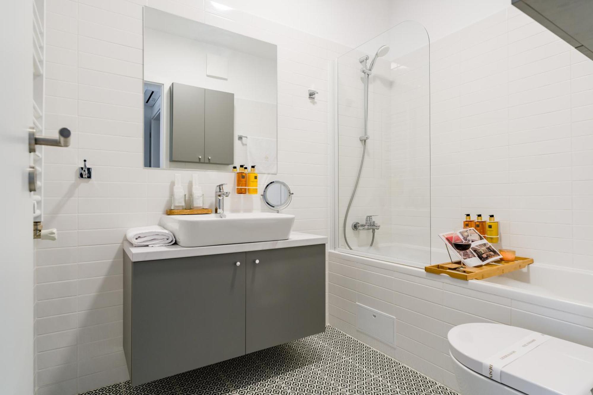 Mido View With Parking And Self Check-in Apartment *