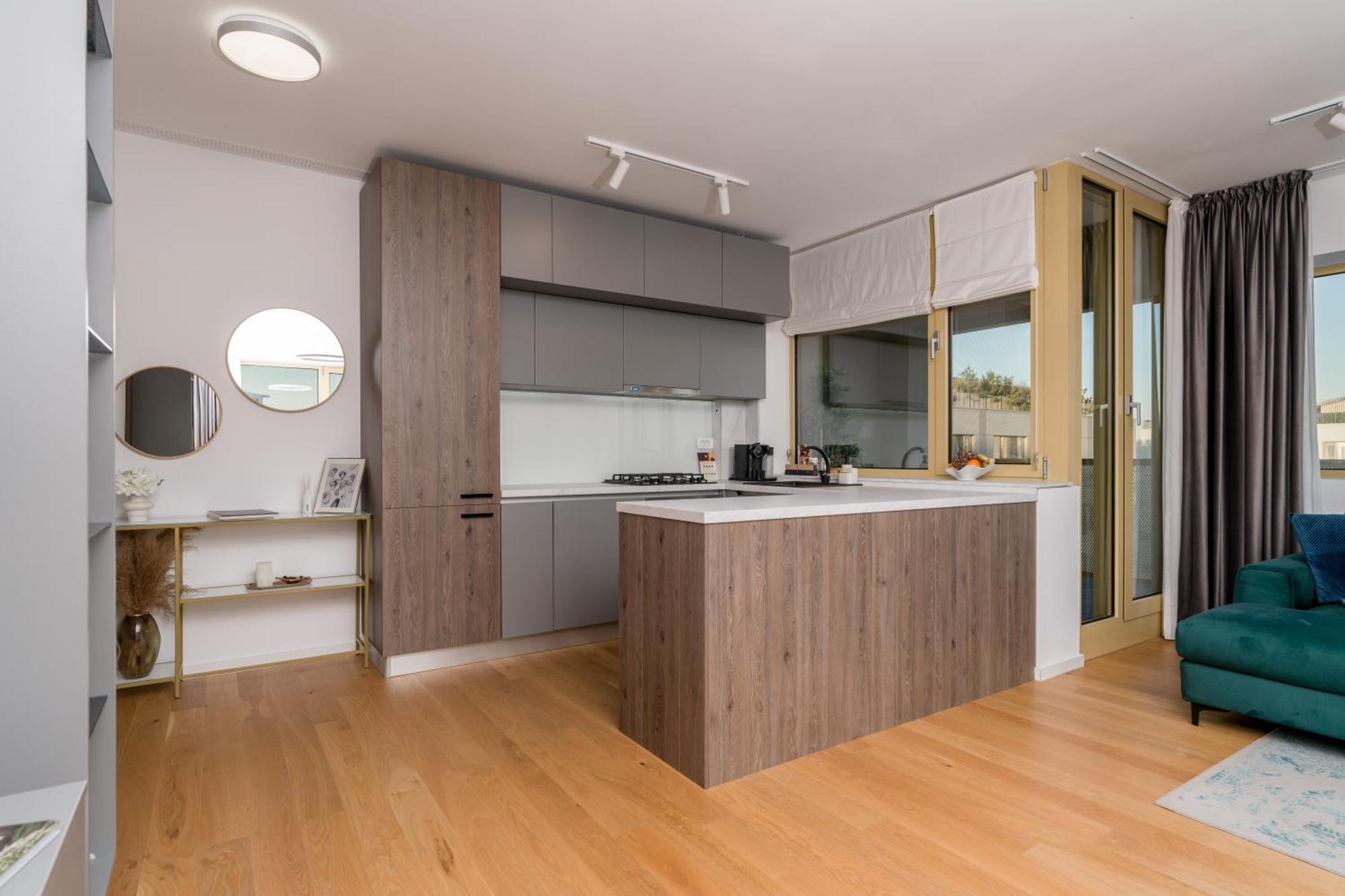 Mido View With Parking And Self Check-in Apartment Bucharest
