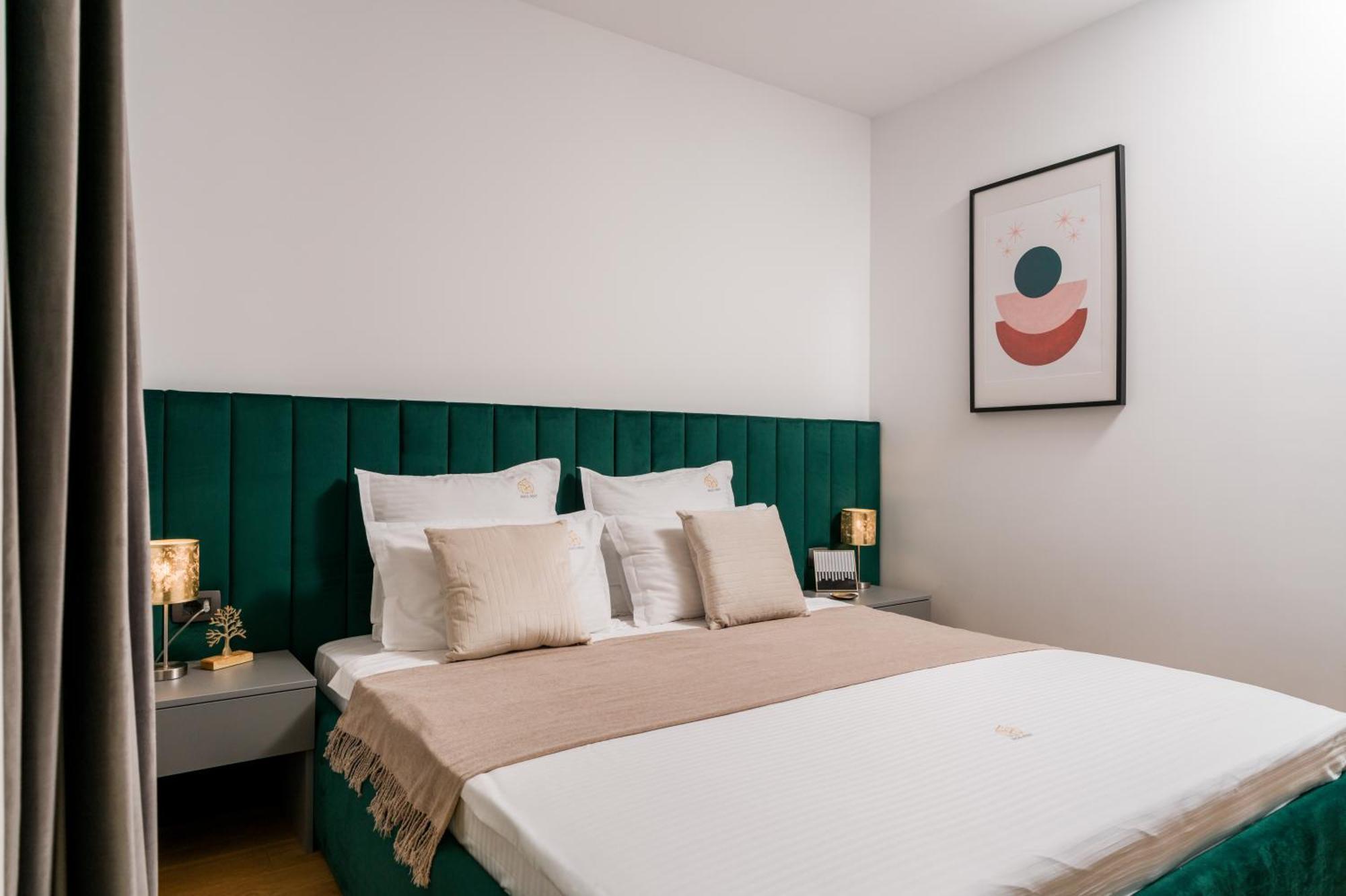 Mido View With Parking And Self Check-in * Bucharest