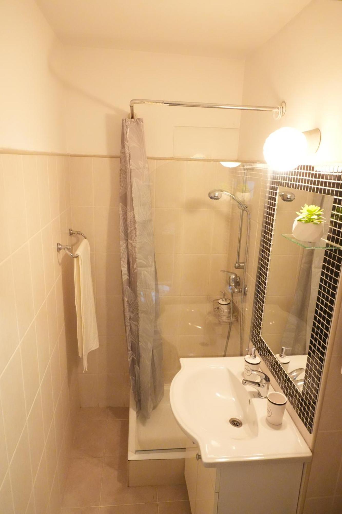 Bucharest Central Studio Apartment