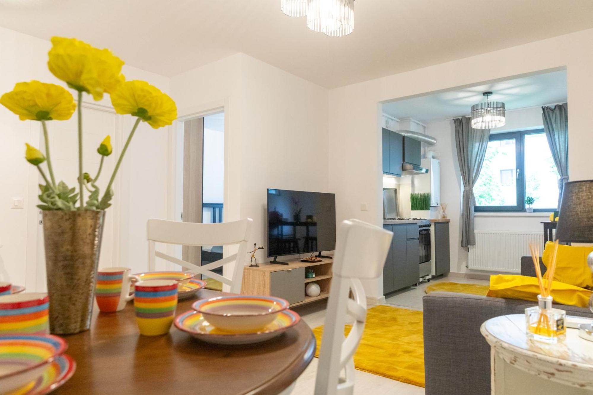 Apartment Hils Pallady Iyellow Cozy