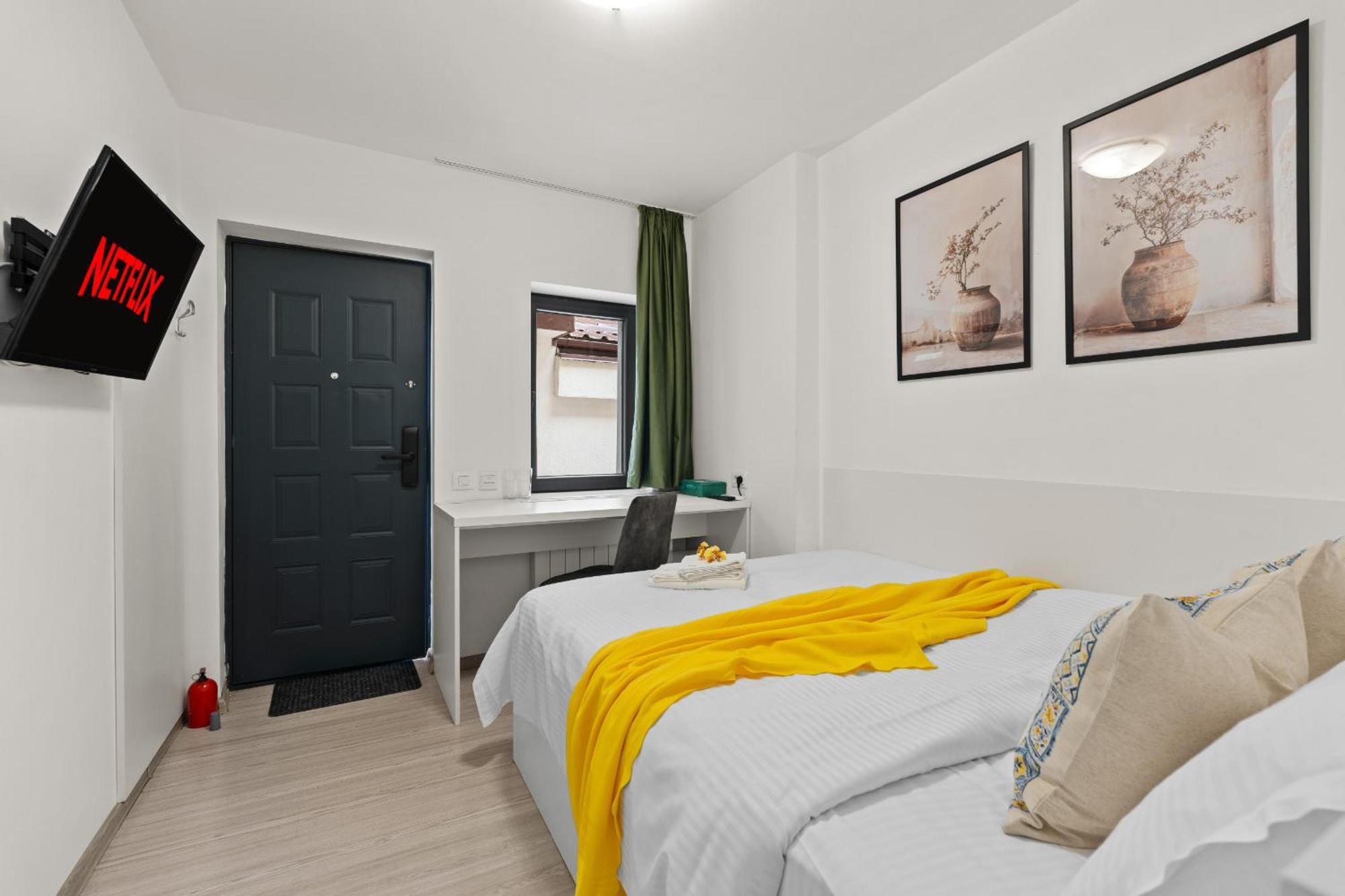 Little Apartment *