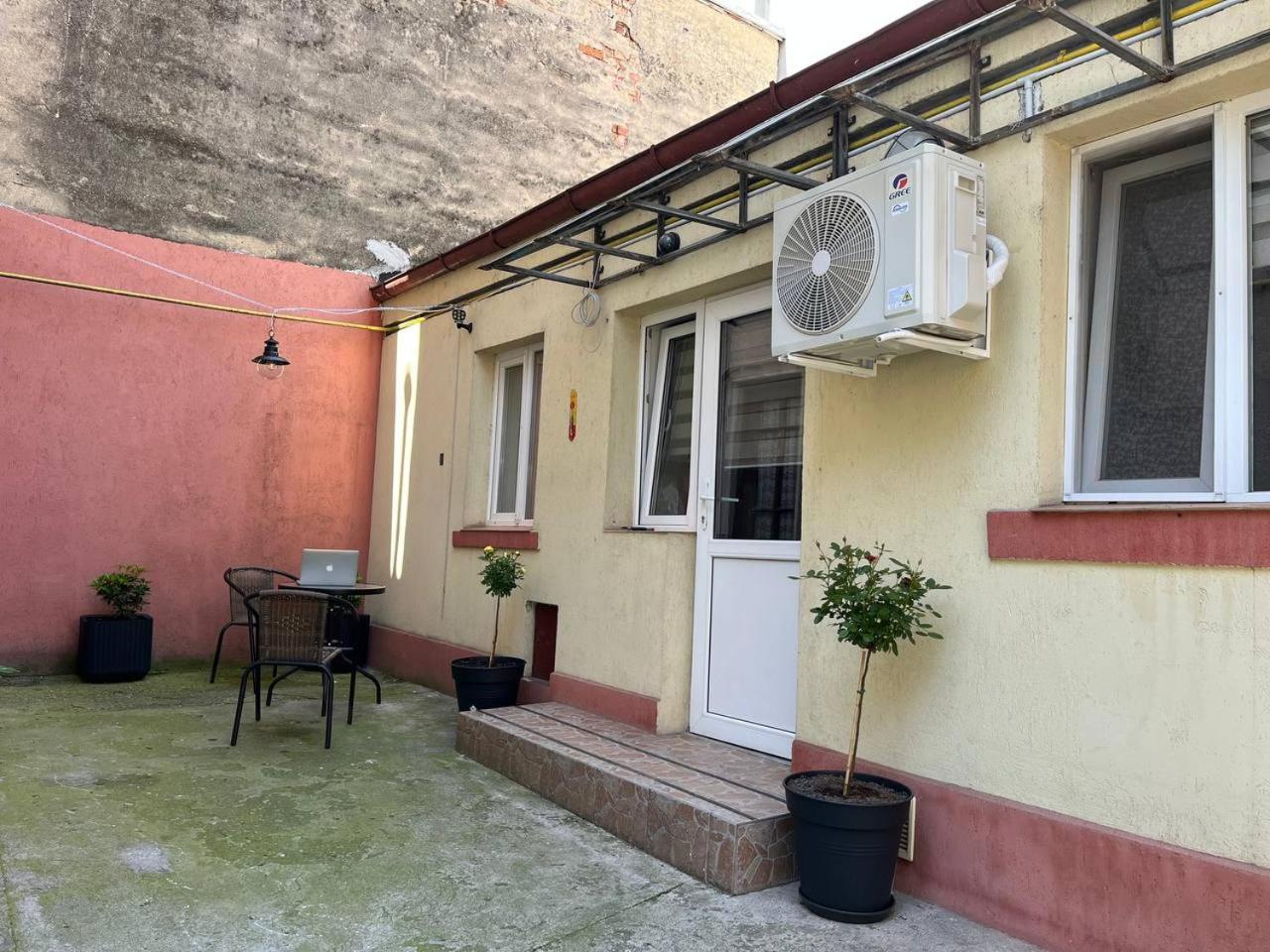 Cozy House In Elegant Cotroceni Area Holiday home Bucharest