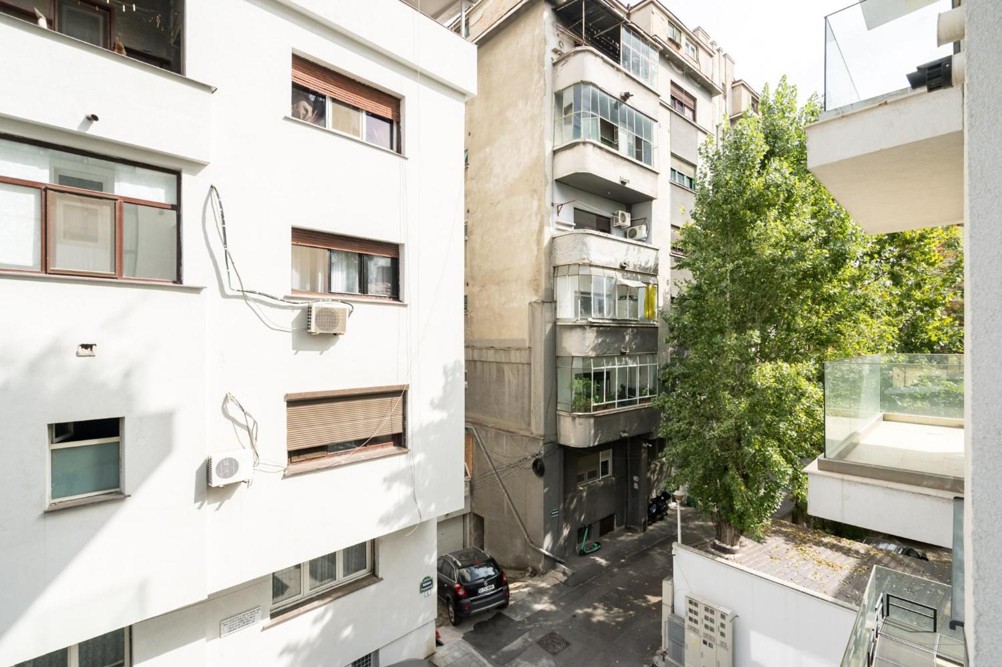 Uphome * Bucharest