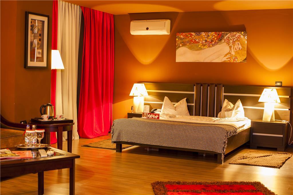 Hotel Phoenicia Express 4*