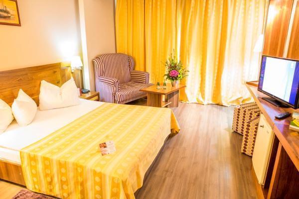 Phoenicia Express Hotel 4*