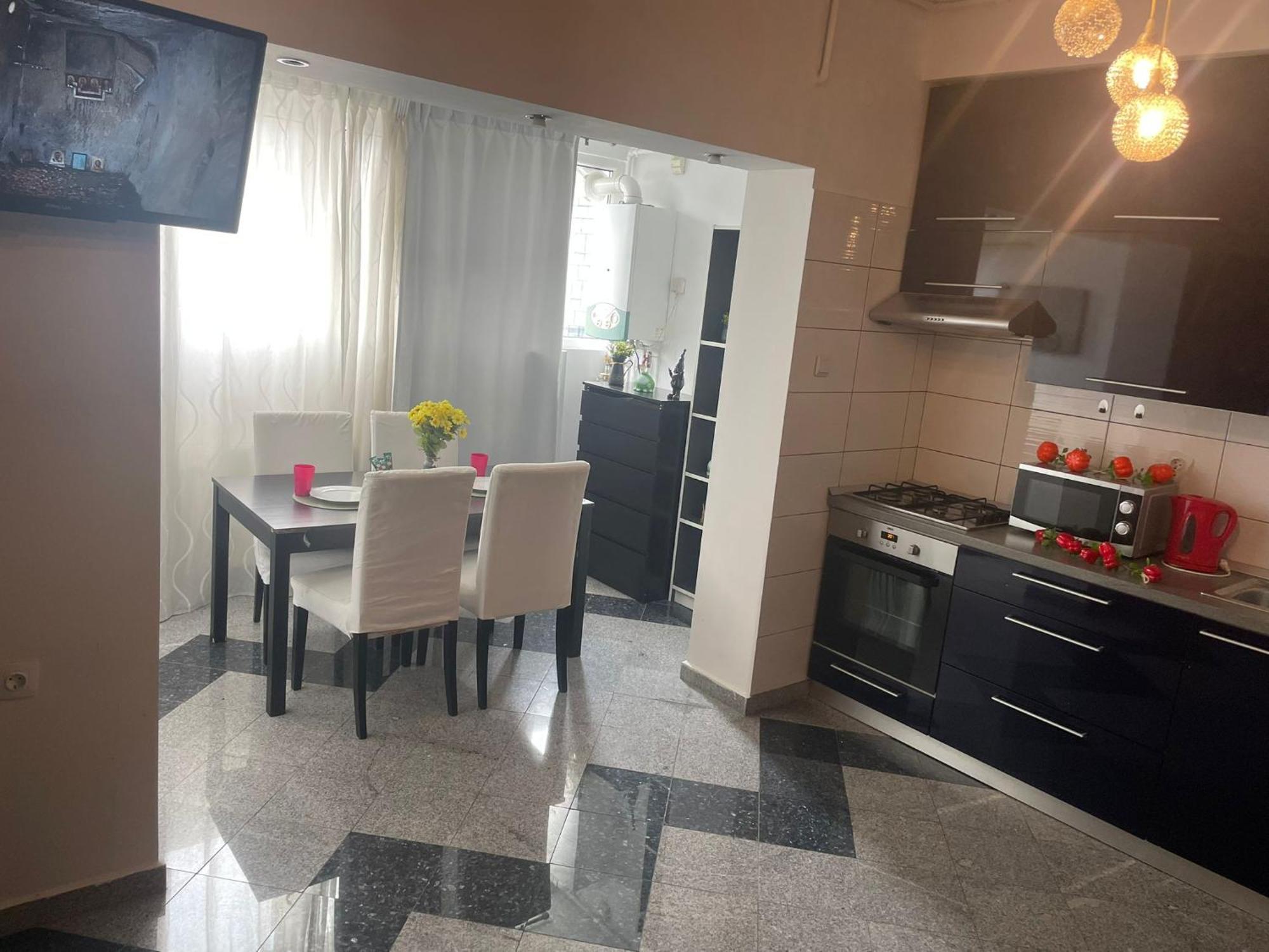 Apartment 1 Bdrm In Center *