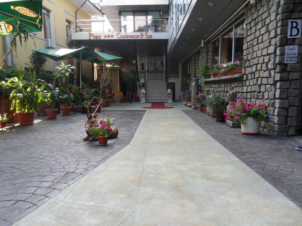 Grand Pier Boutique Villa 4 Star Accomodation Luxury Rooms With Boutique Hystorical Decor And Desing For All Rooms, With Italian Breakfast On The House For King Deluxe Bookings More Than 4 Nights Stays *