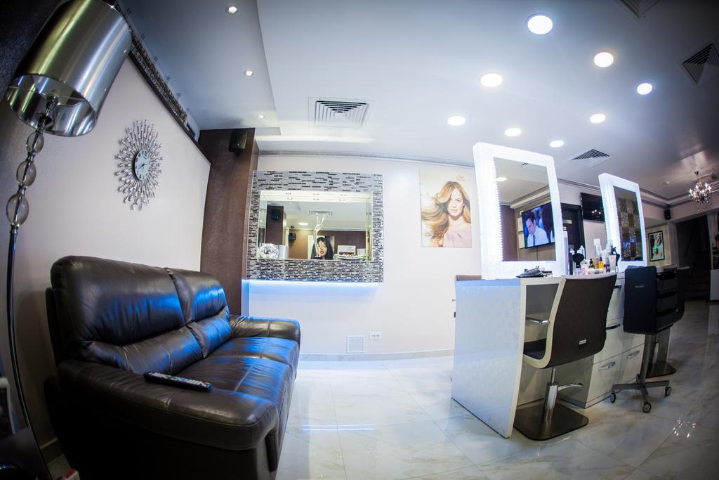 West Plaza Hotel Bucureşti