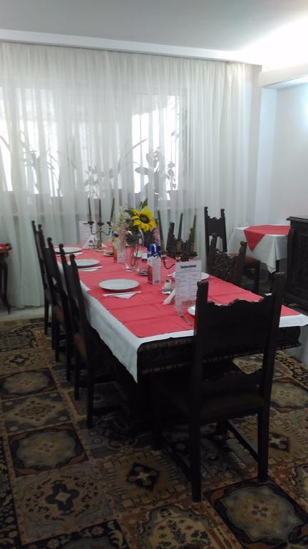 Guest house Pensiunea Helvetia Bucharest