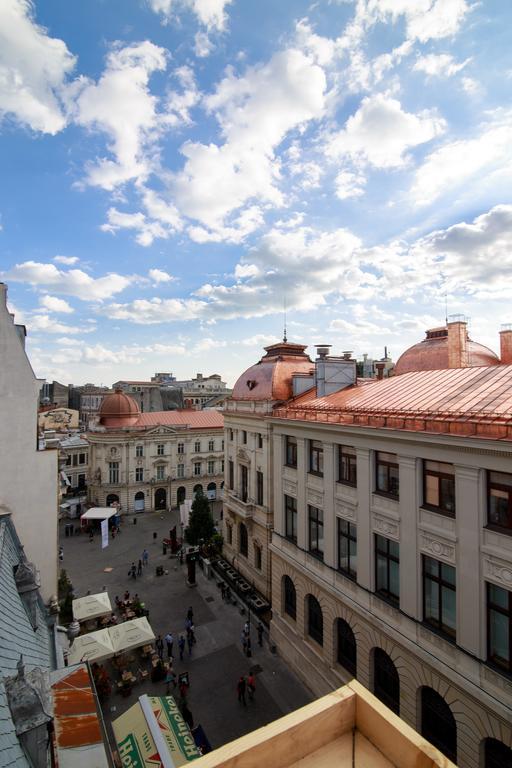 Hostel Pura Vida Sky Bar & Bucharest