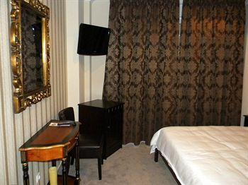 Boutique Monaco