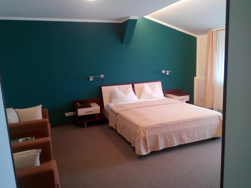 Hotel Baneasa Parc