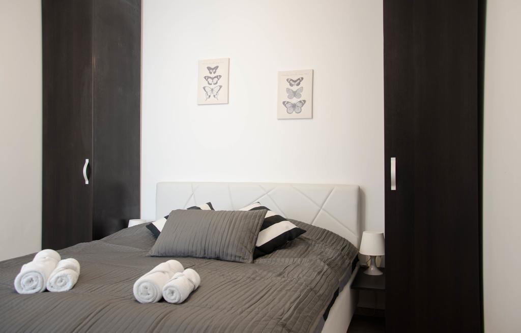 Apartment Old By Urbanesq Bucharest