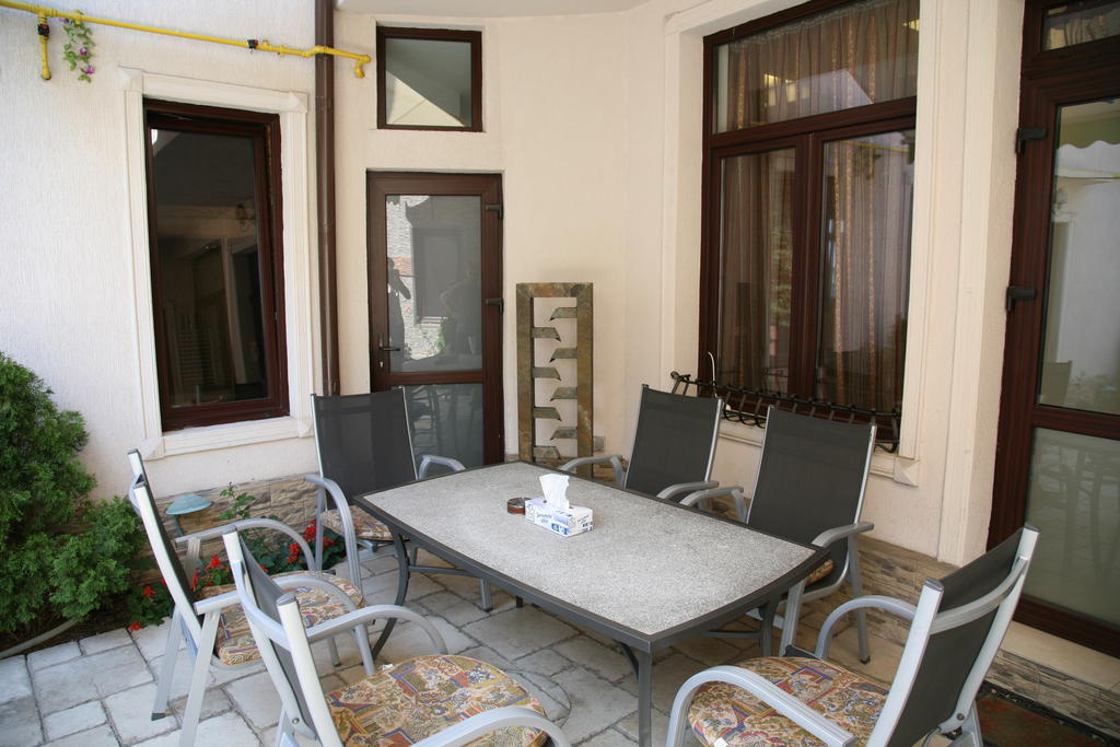 B&B Garden And Bucureşti