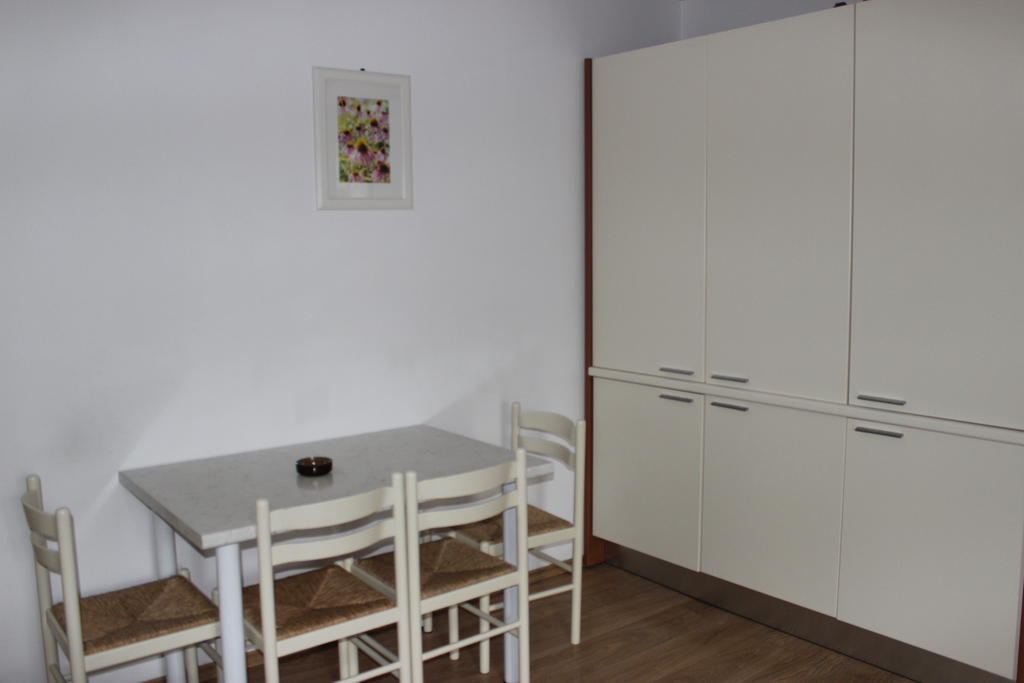 Banu Manta Bucharest