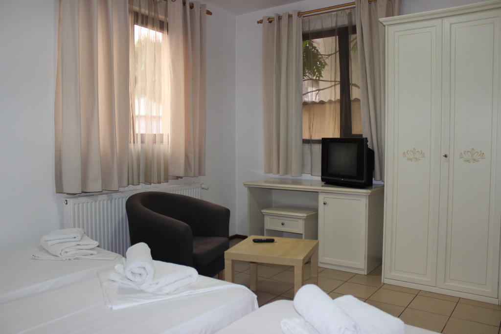 Banu Manta Bucharest