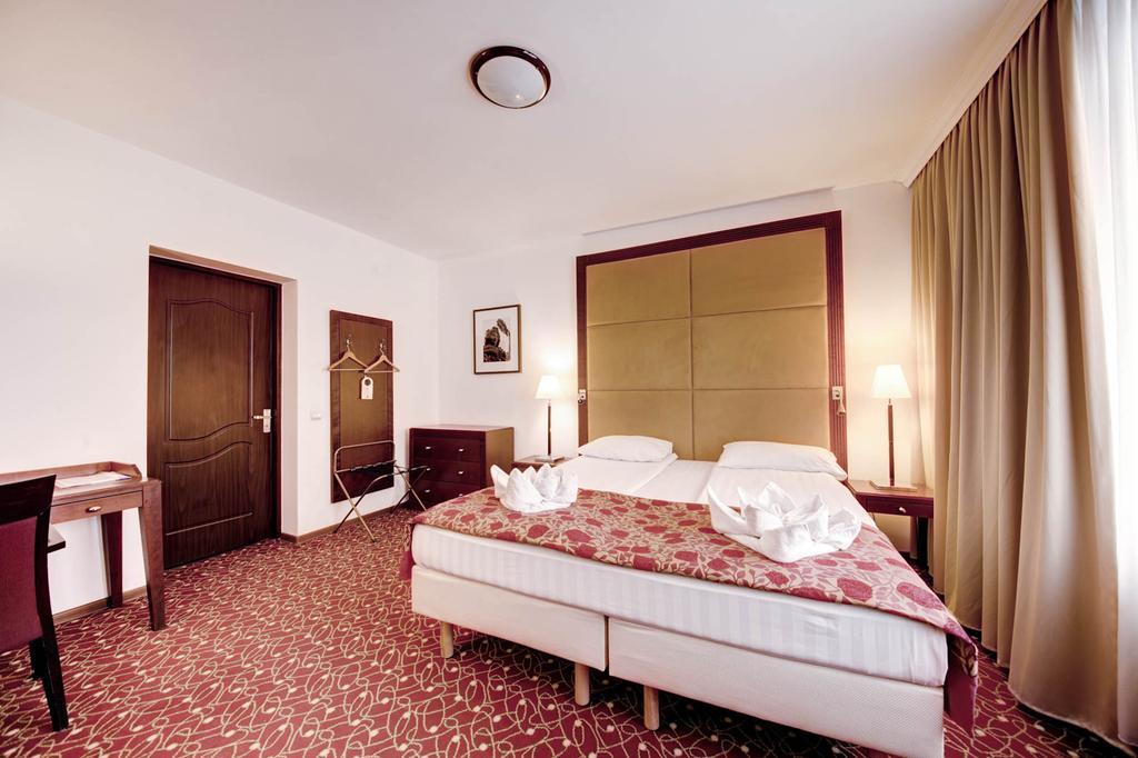 Hotel Visconti Militari 3*