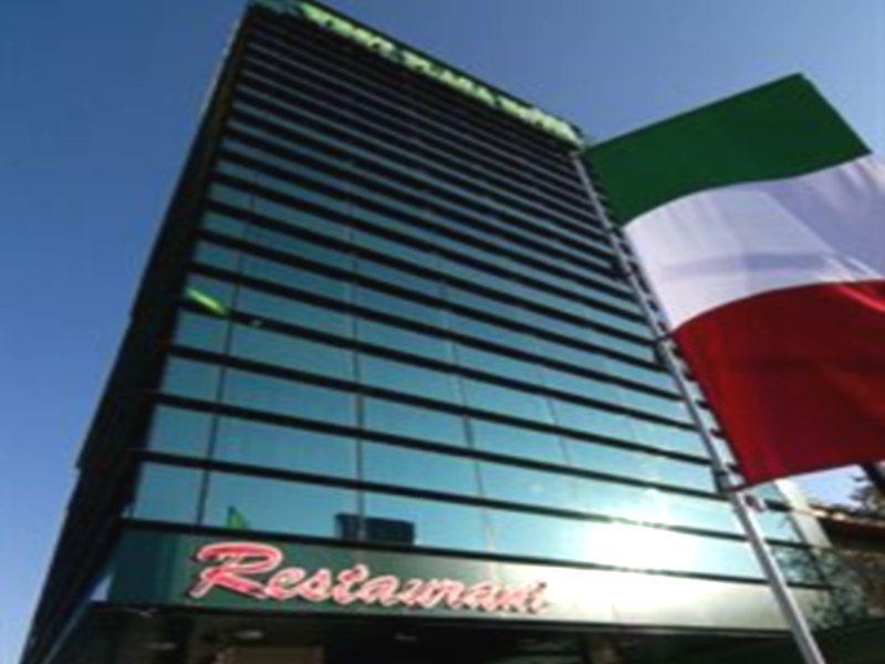 West Plaza Bucureşti